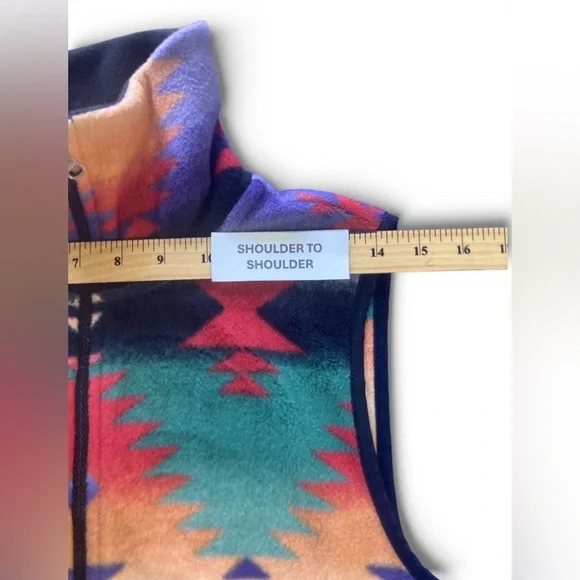 CHAPS Southwestern Aztec Fleece Vest Women’s Medium Zip Up Bold Southwest Print - Picture 3 of 7